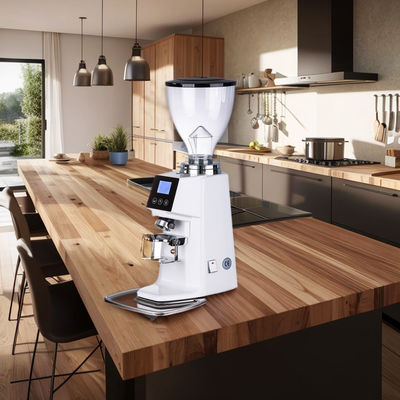 10 - 15 kg/h Velocidade de moagem Moedor de café comercial de prata com borrachas planas