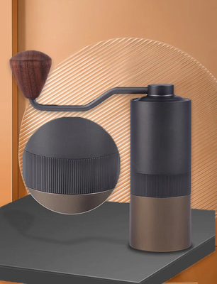 Moedor de café portátil Walnut Wood Handle da mão da liga de alumínio
